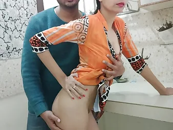 Non compos mentis landlord pummels Indian Bhabhi's cock-squeezing honeypot in the kitchenette
