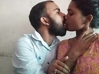 Desi Duo Sex Scandal, Sucking Indian GF Meaty Cupcakes