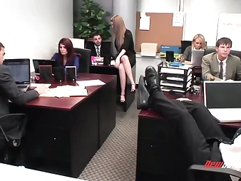 Gianna, Faye, Dane, Jenna, Michelle & Ashlynn in a steamy Office threeway