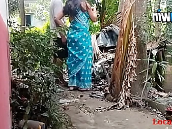 Sizzling Indian duo gets nasty in the garden with super-hot bang-out