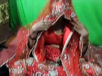 Desi Indian wife & hubby get poked in Suhagraat like never before