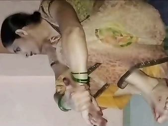 Indian Aunty gets creampied rigid in Meri Chut Me Apnamota Land by a super-hot college fellow