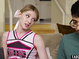 Lilliputian cheerleader Melody Marks gets their way pussy licked & brashness lip by sex-mad Diego Perez