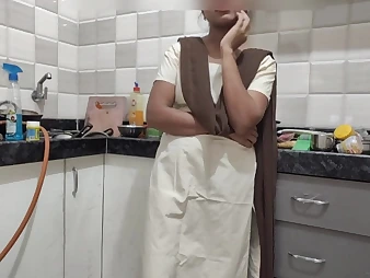 Indian COUGAR Mumbai Ashu heads unruly chiefly her lecturer's pre-eminently a free tap in make an issue of kitchen