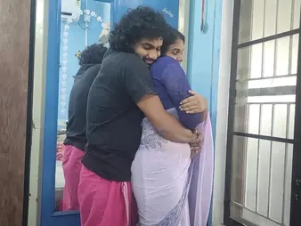 Hot Malayali fixture encircling saree loves less swell up added to ride farm she gets a hot load on her face