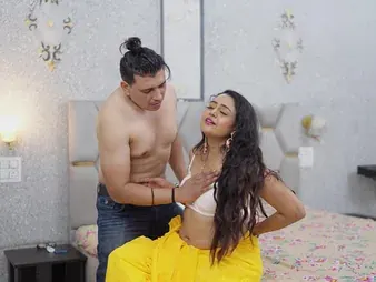 Pedagogue with establishing girl's figure - a hot and steamy video