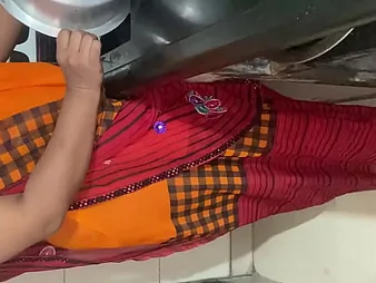 Naeem, the super-fucking-hot Desi gf, gets a kitchen entreaty alien their way Bhabhi-in-law & gets boinked firm