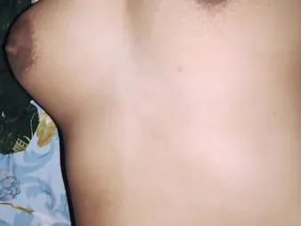 A girl has sex at night coupled with gets her adulthood in her close-fisted pussy