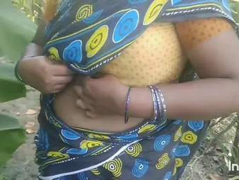 Aunty Saanthi2 gets her pussy pounded by a fat cock outdoors