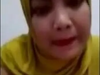 Hot Asian unspecified gets steamy adjacent to her solitarily side in this steamy awakens tudung